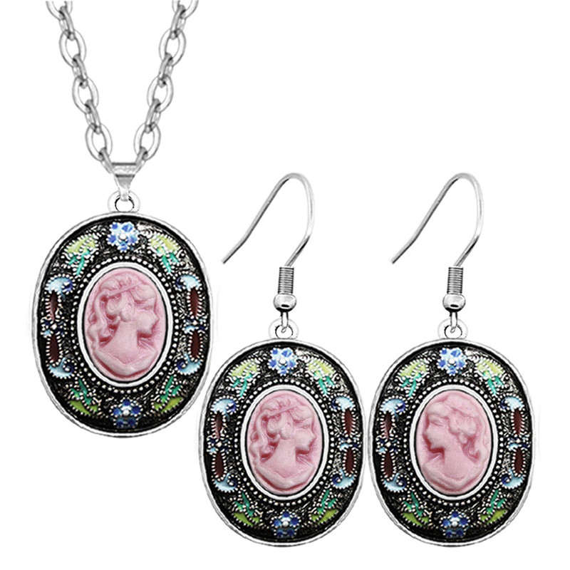 Vintage Fashion Look - Vintage Look Lady Queen Cameo Sets