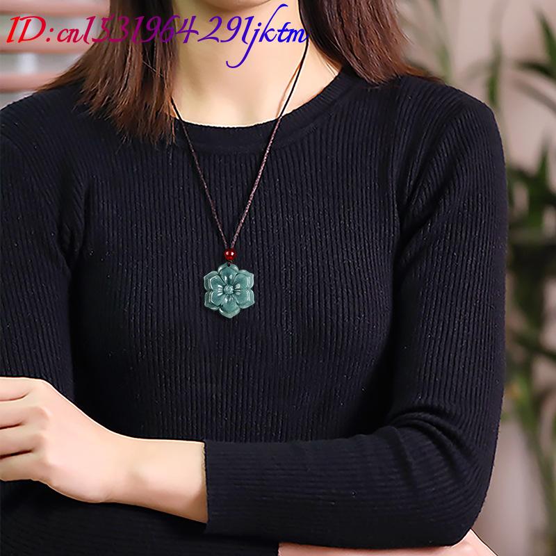 Burmesische Jadeit-Blumenanhän – Usa Vintage Fashion Bewertung und Preis