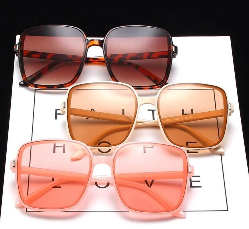 Vintage Übergroße Quadratische – Vintage Fashion Brands Bewertung und Preis