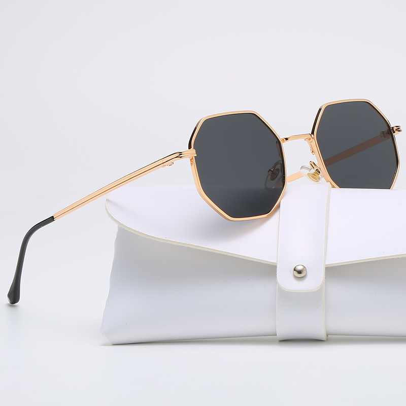 Quadratische Polygon-Metall-So – Vintage Fashion Brands Bewertung und Preis